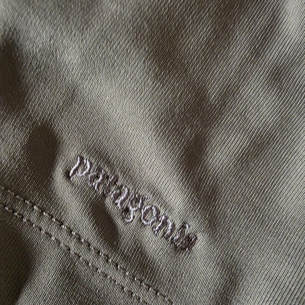 Patagonia Tiered Ruffle Hooded Long Sleeve Top Size XS EUC Olive Green - Picture 5 of 6